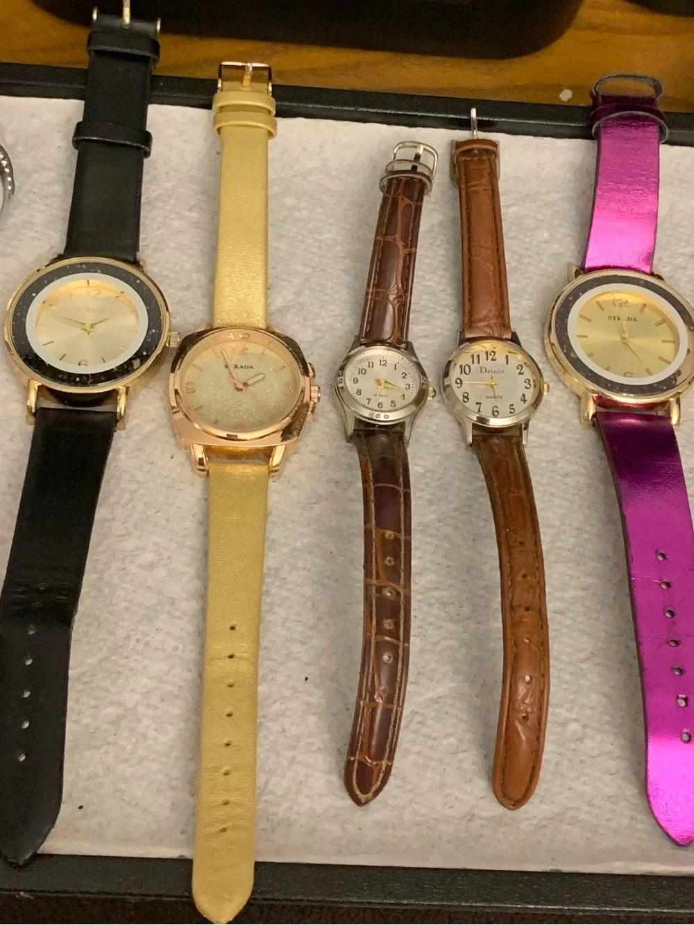 Ladies Watch Lot of 10 PC,All needs batteries.